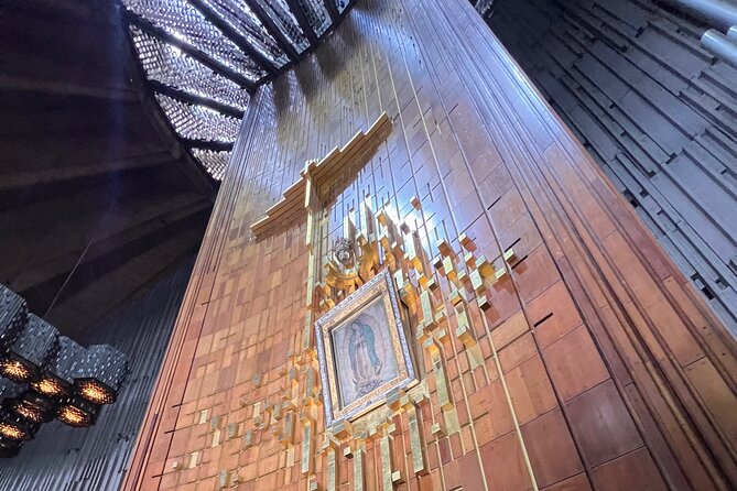 100% private tour in Guadalupe's Basilica with transport - The Offering and the Holy Water Chapel