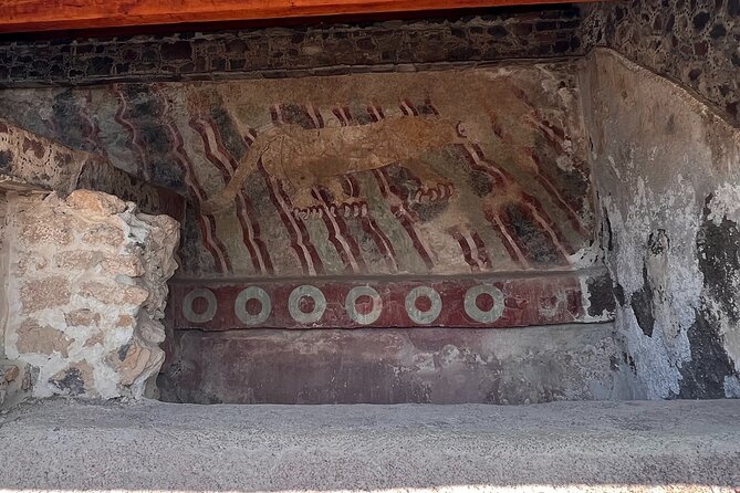 100% Private Tour in Teotihuacán Pyramids from Mexico City - Walking the Avenue of the Dead