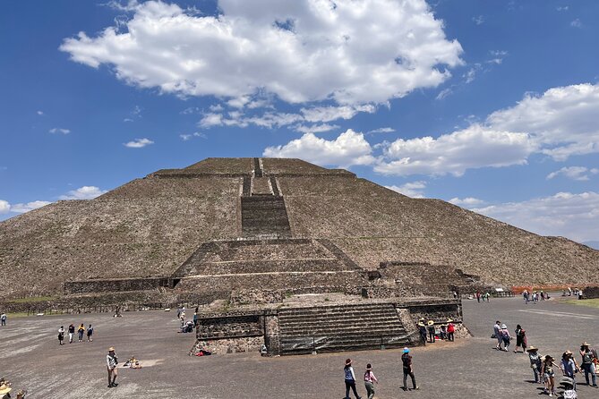 100% Private Tour in Teotihuacán Pyramids from Mexico City - The road from Mexico City to the ancient city