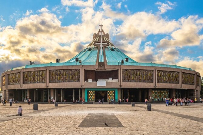 100% PRIVATE Tour in the Basilica of Guadalupe with Transportation - The gardens and La Ofrenda monument