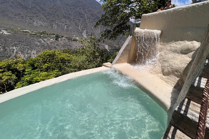 100% private tour to hotsprings Tolantongo from Mexico city - A private vehicle changes the feel of the day