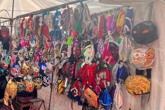 2 hours Lucha Libre Show (mexican wrestling) with transport - Why the Guide Changes the Experience