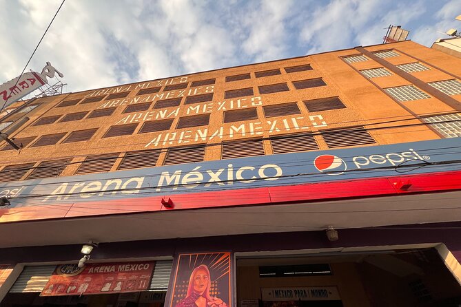 2 hours Lucha Libre Show (mexican wrestling) with transport - Should You Book the Mexico City Lucha Libre Tour?