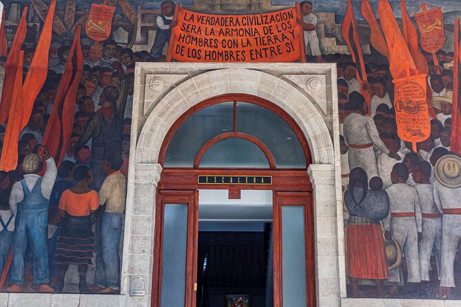 2 Hours of Mexican Muralism with an Art Lover - What José adds to the experience