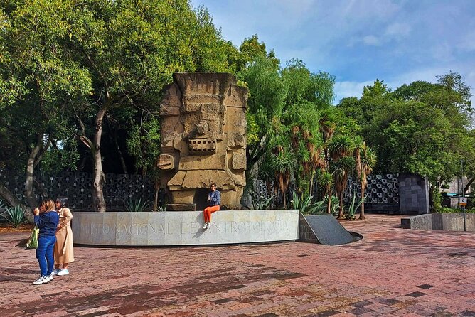 5 Hour Tour through Chapultepec, Anthropology Museum and Castle - Walking uphill to Chapultepec Castle