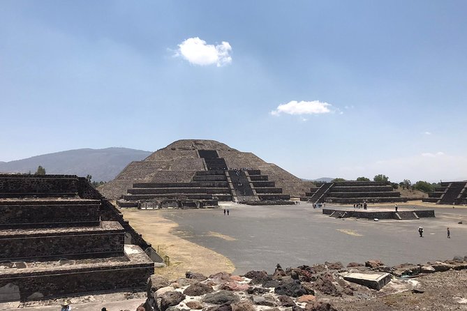 Acolman-Teotihuacán-Plaza of the Three Cultures- Craft Workshop - The craft workshop, tastings, and the shopping question