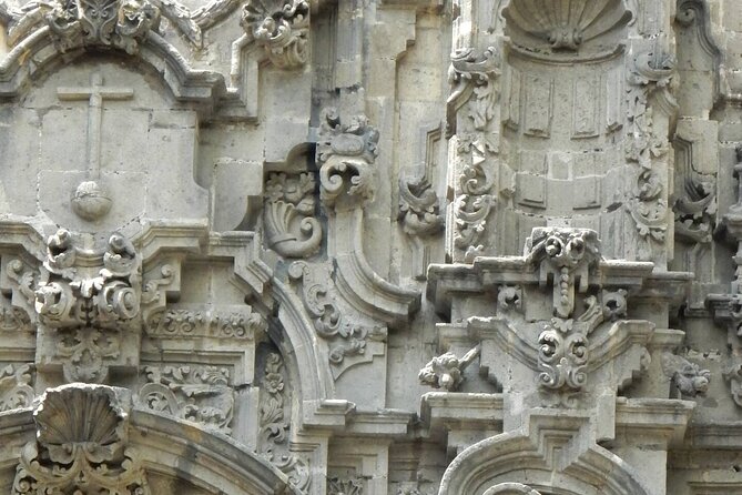 Architecture and History of Mexico City - Small Groups - Starting at Torre Latinoamericana
