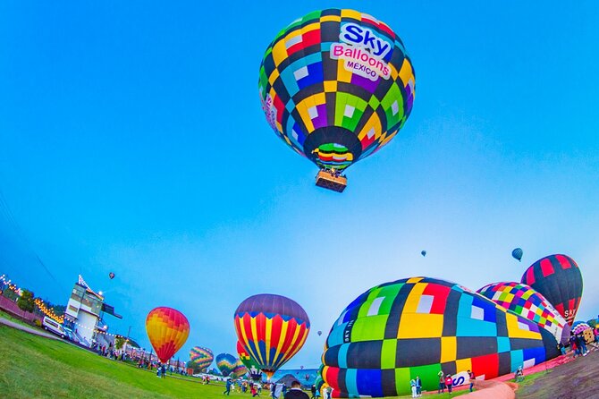 Balloon adventure: transfer+breakfast in the cave+guided pyramids - Landing, sparkling wine, and the signed certificate