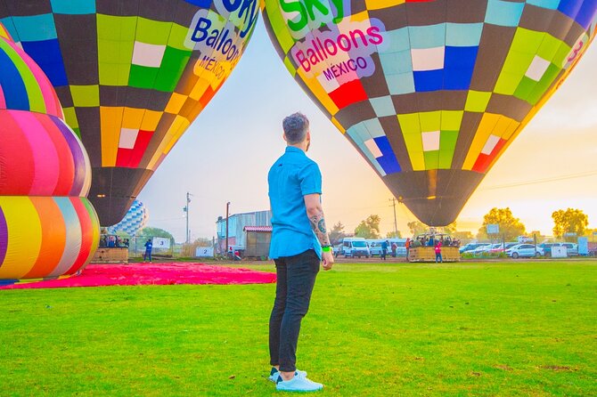 Balloon adventure: transfer+breakfast in the cave+guided pyramids - Two hours among the pyramids of Teotihuacan