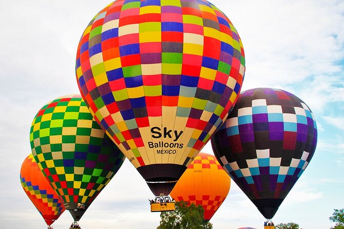 Balloon adventure: transfer+breakfast in the cave+guided pyramids - Is $242.10 a fair price?