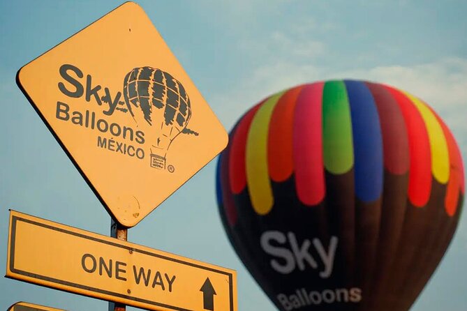 Balloon adventure: transfer+breakfast in the cave+guided pyramids - The 4:30 a.m. pickup from Mexico City