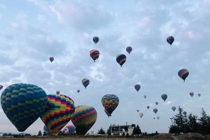 Balloon flight + Breakfast + Transportation from CDMX (SMALL GROUP) - A quick look at Teotihuacan’s stone traditions
