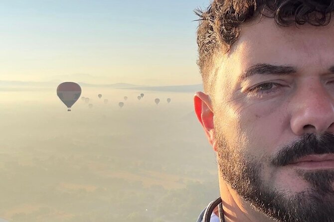 Balloon flight + Breakfast + Transportation from CDMX (SMALL GROUP) - One focused hour at the pyramids