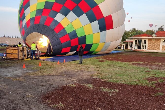 Balloon flight + Breakfast + Transportation from CDMX (SMALL GROUP) - Mexico City pickup and the return plan