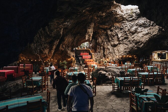 Balloon Flight + Cave Breakfast + Pick Up from CDMX or We Fly - Breakfast inside La Cueva