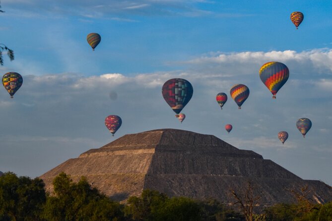 Balloon flight + pick up in CDMX + Breakfast in Cave + Teotihuacan - The craft cooperative and local tasting