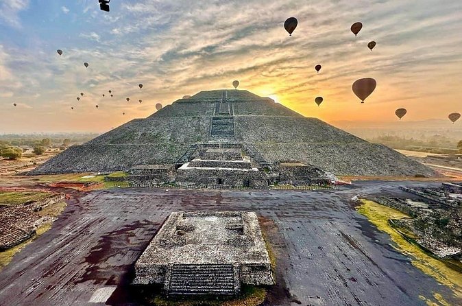 Balloon flight Teotihuacan, Breakfast in a cave Pick up in CDMX - The people who can make the morning work