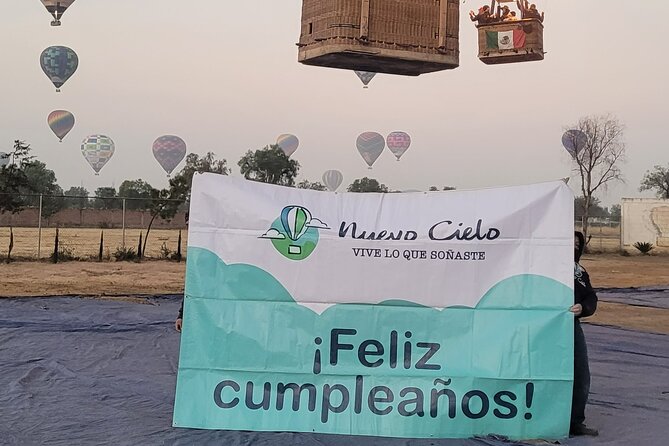 Balloon flight + Transportation + Breakfast in Cave or buffet + Pyramids - Getting from Mexico City to Teotihuacán