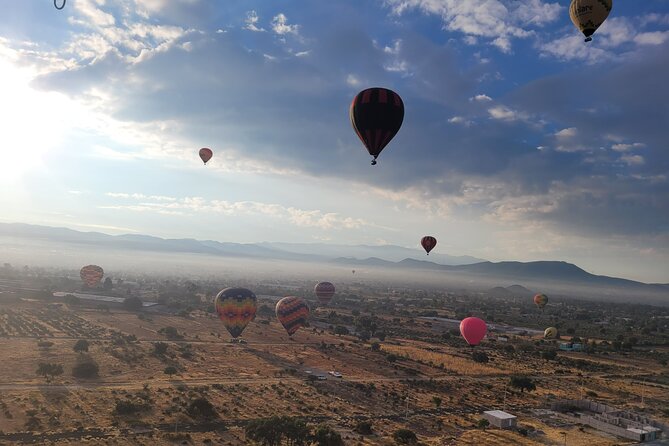 Balloon flight + Transportation + Breakfast in Cave or buffet + Pyramids - Who will enjoy this Teotihuacán day?