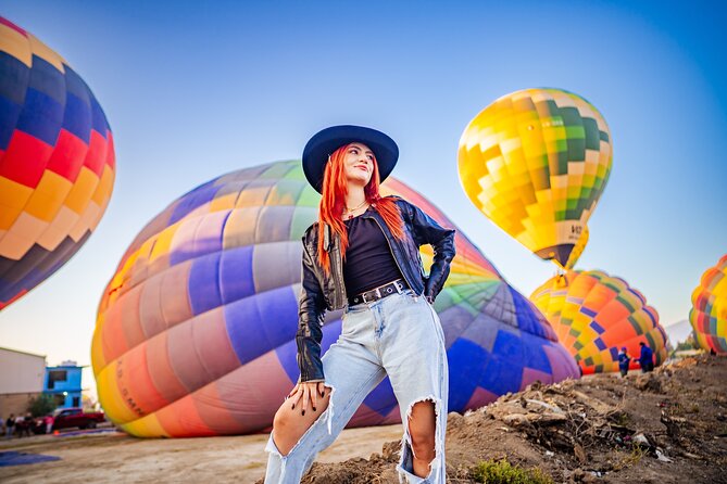 Balloon Flight with Breakfast in a Natural Cave and Transportation from CDMX - The landing toast and the practical photo question