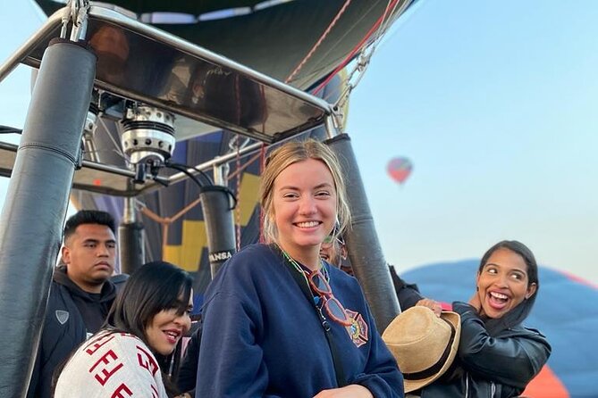 Balloon flight with breakfast in Cave and Pyramids tour from CDMX - Wind decides where you fly