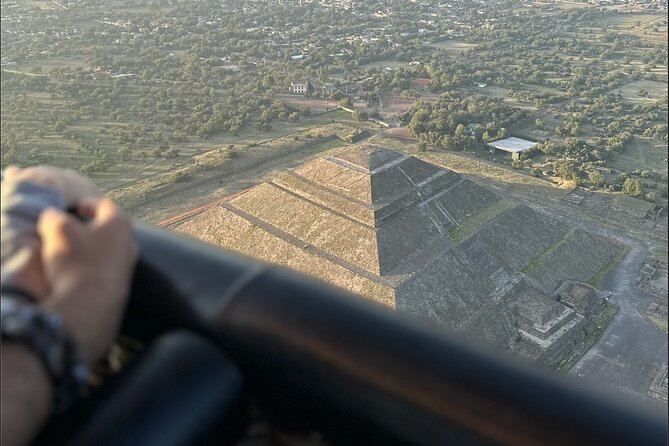 Balloon flight with breakfast in Cave and Pyramids tour from CDMX - Time, group size, and comfort
