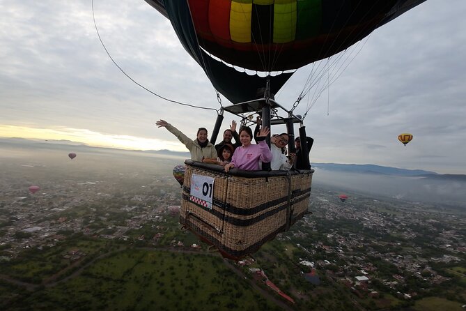Balloon flight with breakfast in Cave and Pyramids tour from CDMX - Getting there from Mexico City before dawn