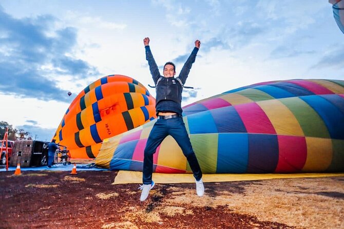 Balloon flight with or without Teotihuacan half day tour - Coffee, cookies, and the balloon launch