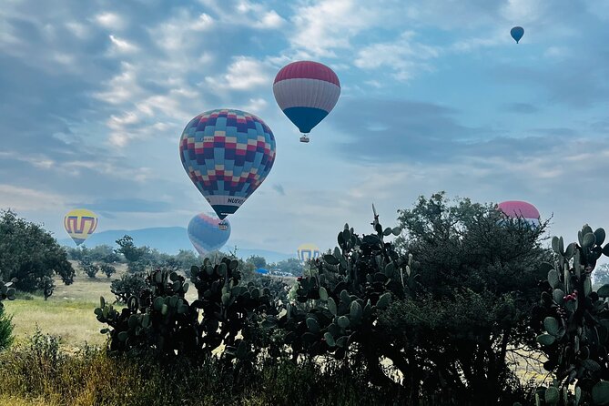 Balloon flight with private transportation and guided tour to Teotihuacán - Souvenir stops and keeping the day on track