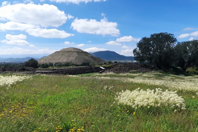 Balloon flight with private transportation and guided tour to Teotihuacán - Is $388.32 per person a fair price?