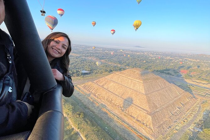 Balloon flight with pyramids tour and transportation from Mexico City - What the sunrise flight feels like