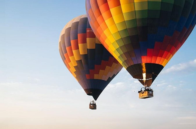 Balloon flight with pyramids tour and transportation from Mexico City - Local liquor and craft demonstrations
