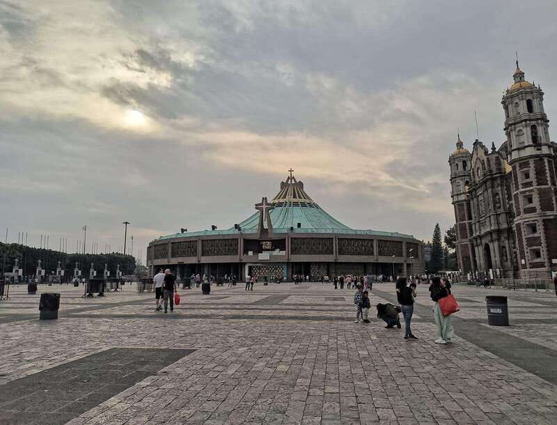 Basilica de Guadalupe: Complete Walking Tour - Why a guide helps at the Basilica de Guadalupe
