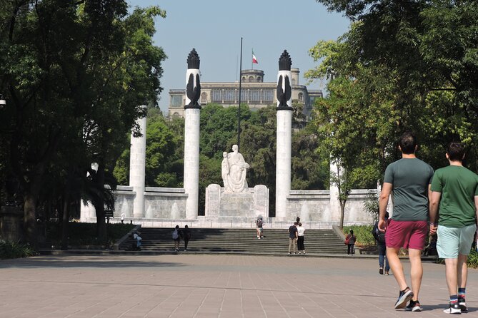 Bike tour in the Chapultepec Forest and Roma Condesa - Condesa: Parque España and Avenida Amsterdam