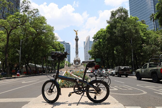 Bike Tour through Chapultepec, Reforma and the Zócalo / Mexico - Pedaling into the Zócalo and Templo Mayor