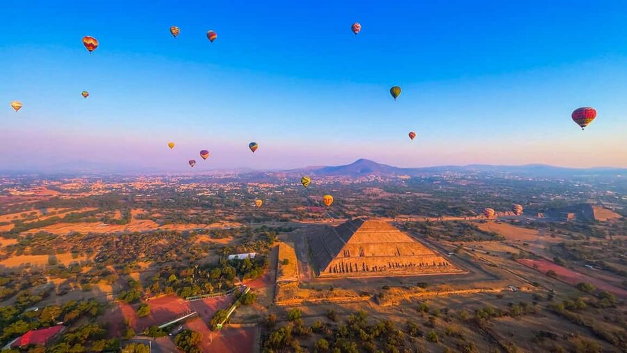 CDMX: Teotihuacan Hot Air Balloon with Breakfast - Flying over Teotihuacan before breakfast