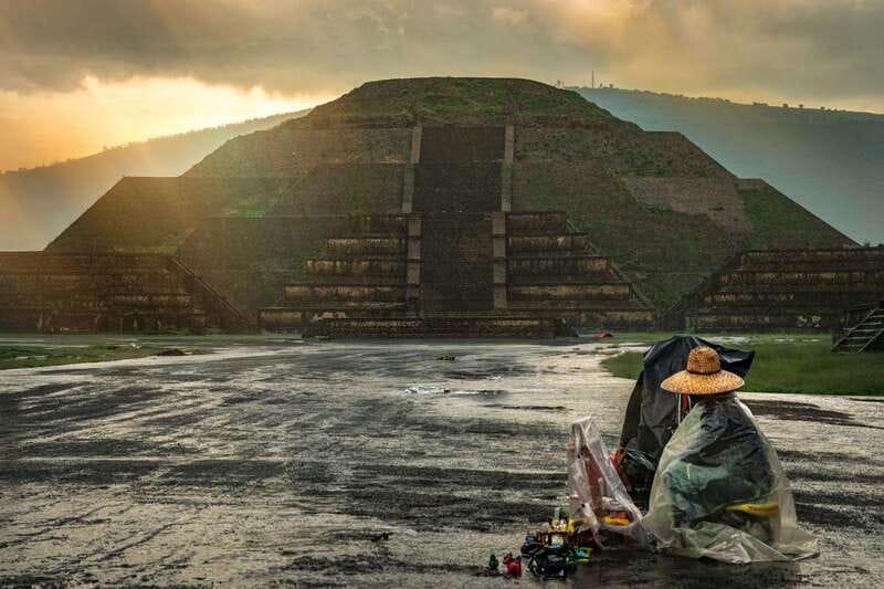 CDMX: Tour of the ruins of Teotihuacan, Tlatelolco, and Guadalupe - Three major sites in one long Mexico City day