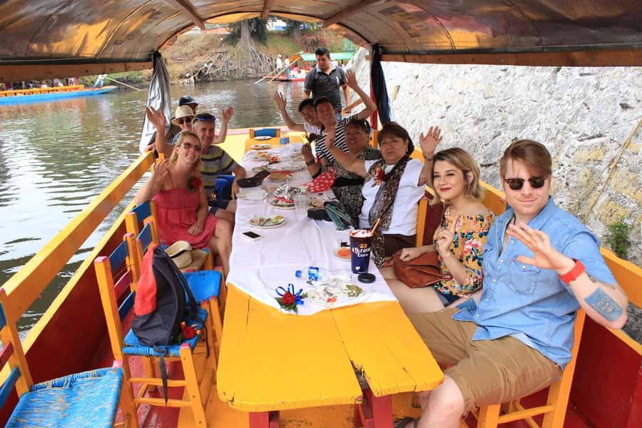 CDMX: Xochimilco Trajinera Party, Drinks, Mariachi & Tacos - How this compares with a cultural Xochimilco tour