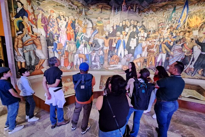 Chapultepec Castle Tour and its surroundings - Walking from history into Chapultepec Forest