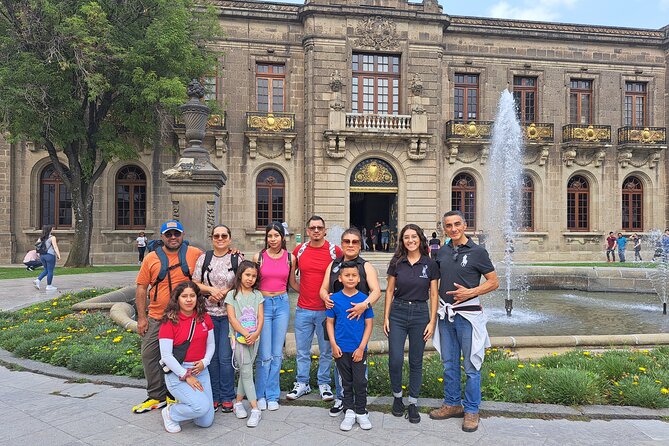 Chapultepec Castle Tour and its surroundings - The World War II memorial and Audiorama