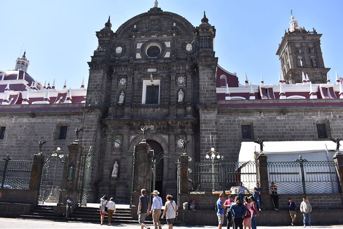 City walking tour in Puebla (private tour) - Artists, crafts, and shopping around El Parián