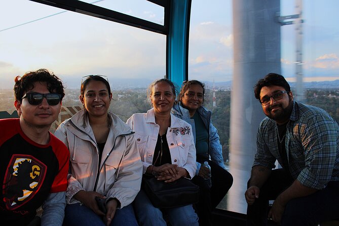 Discover Reforma & Chapultepec Park: Cable Car & Ferris Wheel - Entering Chapultepec Park and stopping for a break