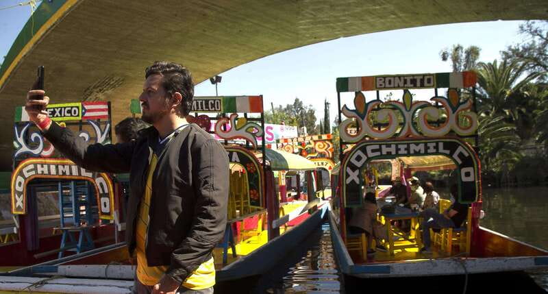 Discover Xochimilco and Coyoacán: Tradition, Music, Culture - The 45-minute ride between the city and Xochimilco