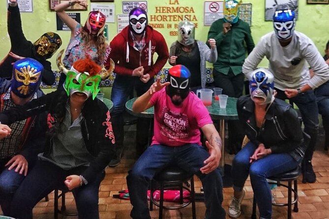 Drinks, Music and Lucha libre on a Saturday Night in Mexico City - Entering Arena Coliseo for Lucha Libre