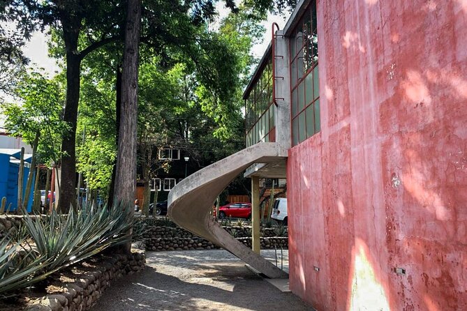 EXCLUSIVE TOUR Casa Estudio Frida Kahlo-Diego Rivera Small Groups - Frida and Diego beyond the usual headlines