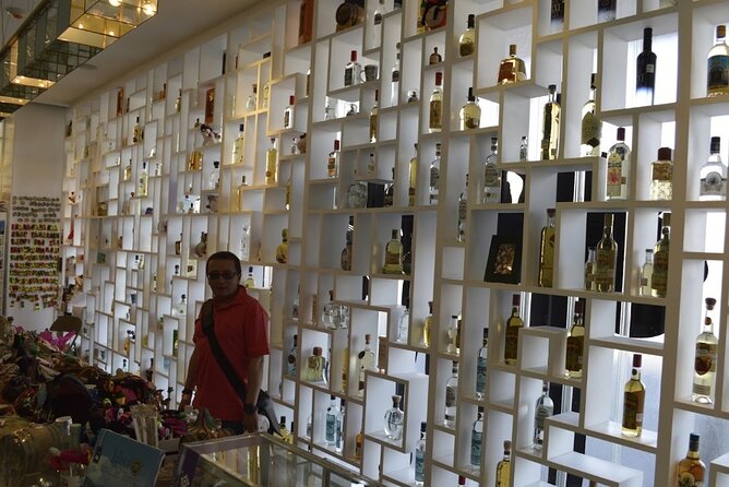 EXCLUSIVE TOUR Tequila & Mezcal - small groups - Starting in Plaza Garibaldi