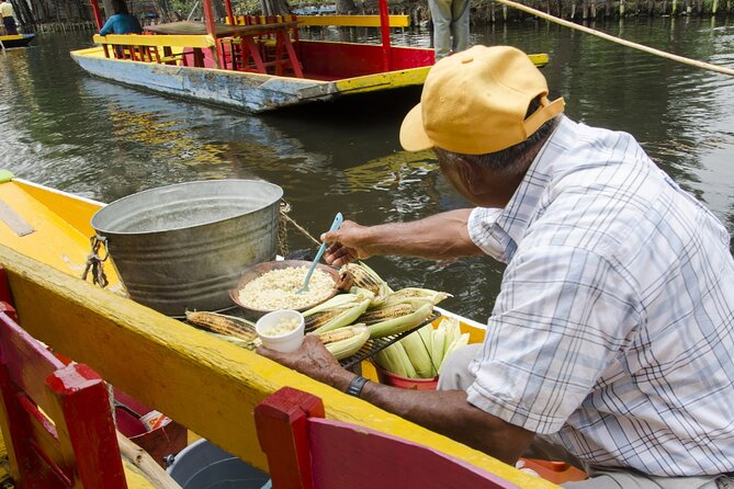 Floating Flower Gardens Of Xochimilco with a Local: Private & Personalized - Xochimilco Ecological Park and local wildlife
