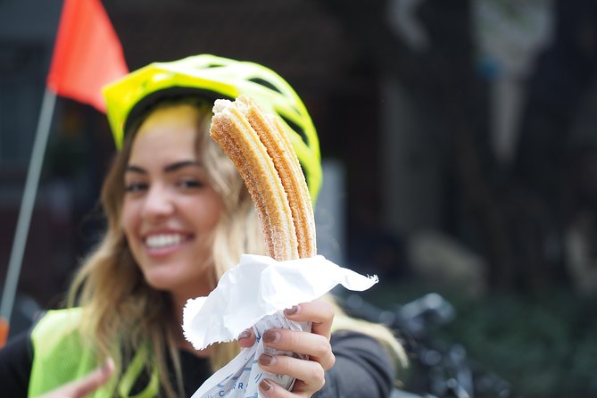 Foodie Lovers And Trendy CDMX E-bike Tour - Mercado de Medellín and the food question