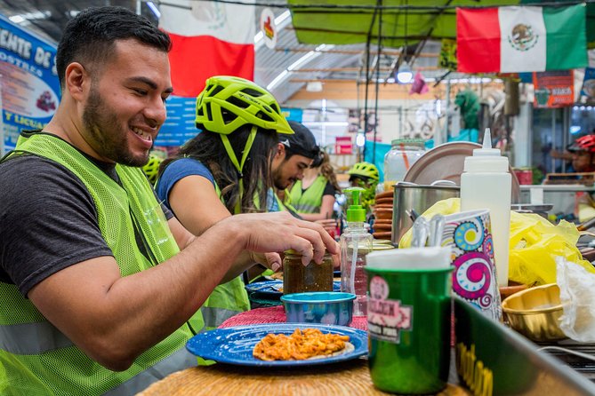 Foodie Lovers And Trendy CDMX E-bike Tour - Chapultepec Forest, fountains, and old Mexico City