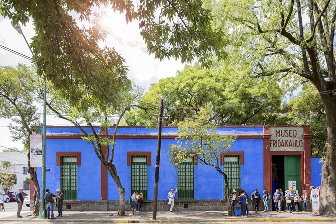 Frida Kahlo's House, Coyoacan and Xochimilco - All Day Tour - Xochimilco’s canals, boats, and sellers